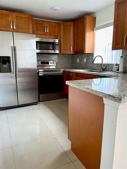 610-6866 Nw 173rd Dr, Hialeah, FL, 33015 | Card Image