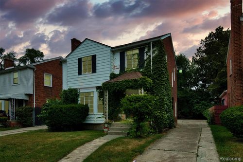 19440 Hartwell St, Detroit, MI, 48235-1250 | Card Image