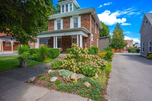17 Park Ave, Acton, ON, L7J1Y3 | Card Image