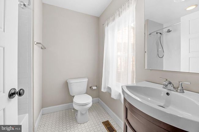 1717 Bank St, Townhouse with 3 bedrooms, 4 bathrooms and null parking in BALTIMORE MD | Image 22