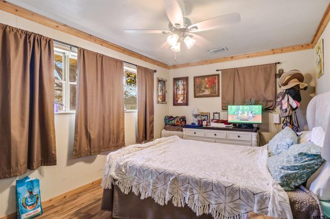 614 Maple Ave, House other with 4 bedrooms, 2 bathrooms and null parking in Cushing TX | Image 14