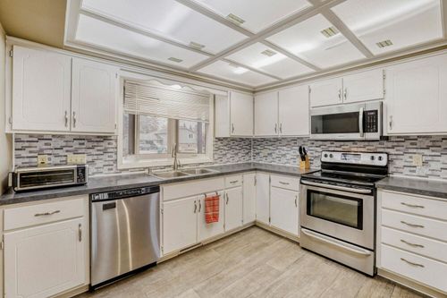 9733 Thomas Ave N, Brooklyn Park, MN, 55444-1011 | Card Image