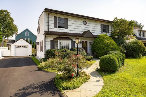 54 Atlantic Avenue, Mount Pleasant, NY, 10532 | Card Image