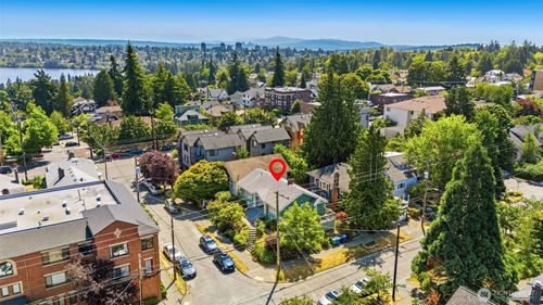 303 N 64th St, Seattle, WA, 98103-5580 | Card Image