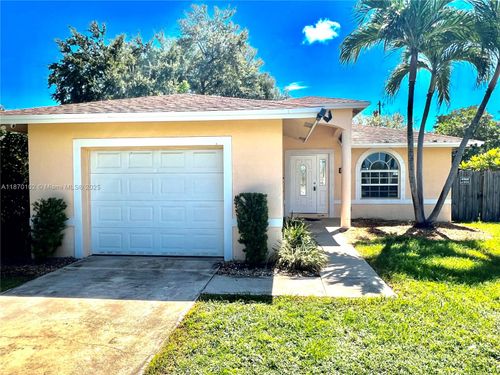 100 Nw 3rd Ave, Hallandale Beach, FL, 33009-4135 | Card Image