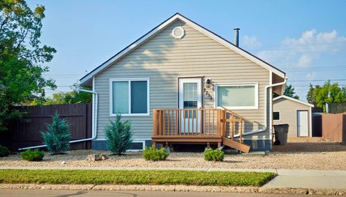 {{alt}} | Card Image