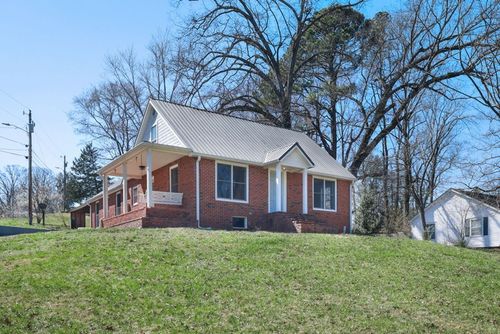 301 Westwood Dr, McMinnville, TN, 37110-2433 | Card Image