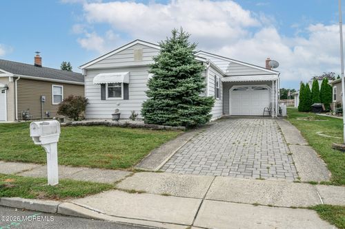 8 Lumsden St, Toms River, NJ, 08757-6131 | Card Image