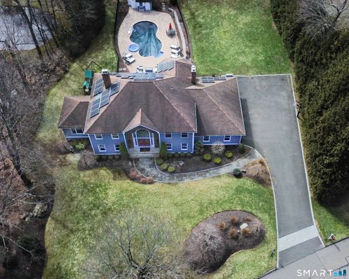 3 Crescent Ln, Trumbull, CT, 06611-1063 | Card Image