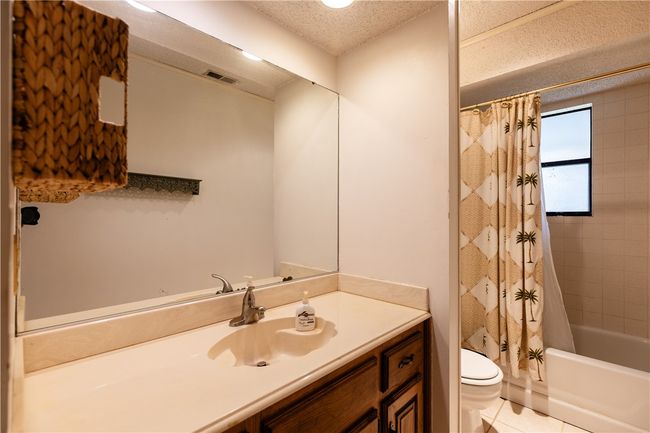 guest bath | Image 34