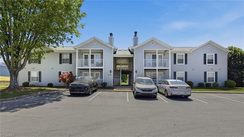 a-5525 Hornaday Rd, Greensboro, NC, 27409-2956 | Card Image