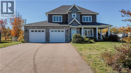 145 Amiens Dr, Moncton, NB, E1G5R5 | Card Image