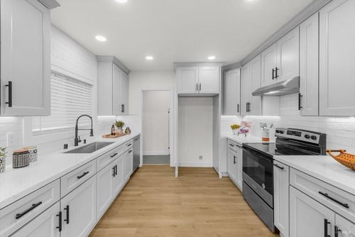 435 Alhambra St, Crockett, CA, 94525-1203 | Card Image