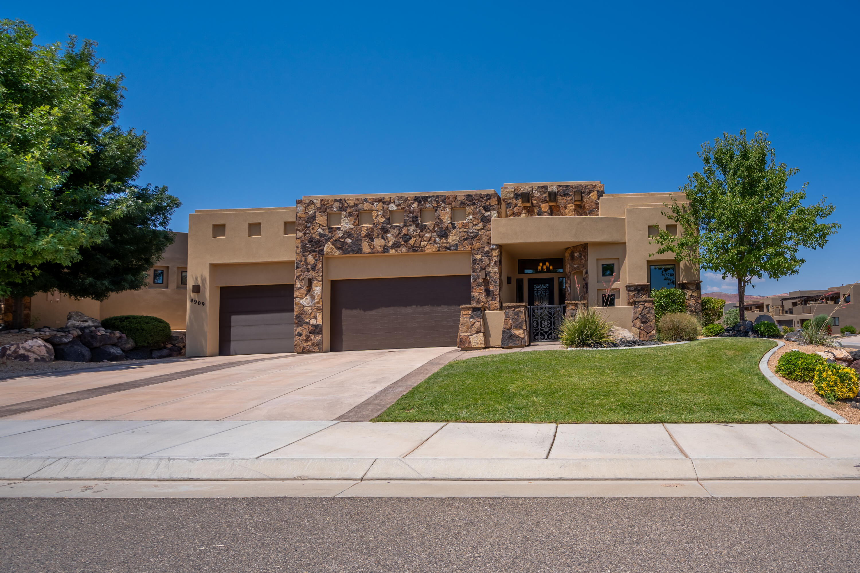 White Rocks Dr, Saint George, UT 84770