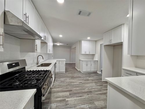 5115 Hialeah Dr, Houston, TX, 77092-5634 | Card Image