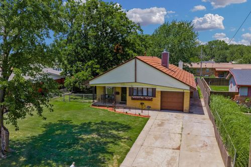 612 Delrose St, Wellington, KS, 67152-3217 | Card Image