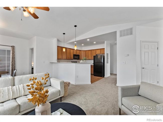 Lofted Ceilings | Image 8