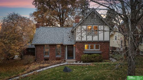 4250 William St, Omaha, NE, 68105-1750 | Card Image