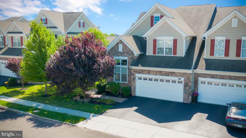 Hopewell Dr, Collegeville, PA 19426