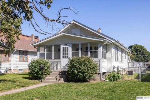 8215 N 30th Street, Omaha, NE, 68112 | Card Image