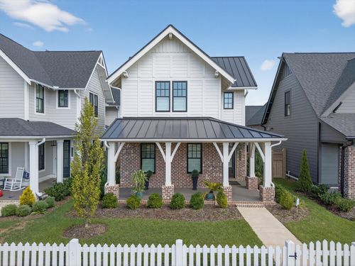 2648 Buckner Ln, Thompsons Station, TN, 37179-9706 | Card Image