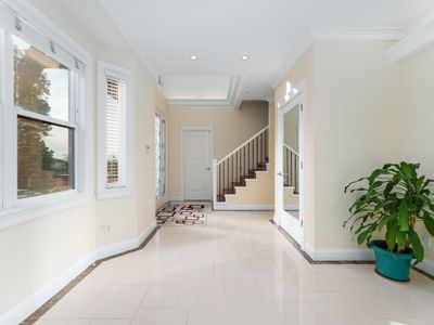 617 E 52nd Ave, House other with 5 bedrooms, 5 bathrooms and 6 parking in Vancouver BC | Image 3