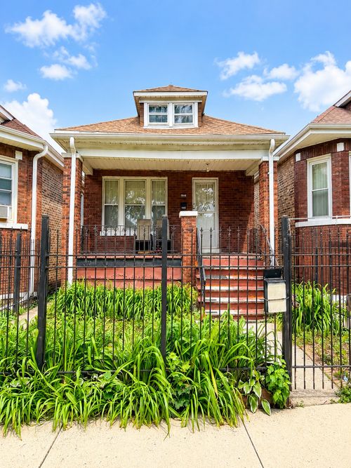 5648 S Sawyer Ave, Chicago, IL, 60629-3128 | Card Image