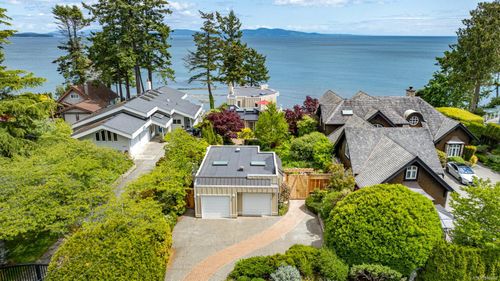 5267 Parker Ave, Victoria, BC, V8Y2N1 | Card Image
