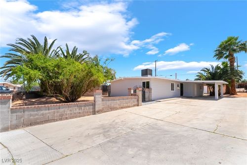 2749 Del Mar Place, Las Vegas, NV, 89169 | Card Image