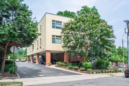 apt-1g-276 Chestnut St, Nutley, NJ, 07110-1647 | Card Image