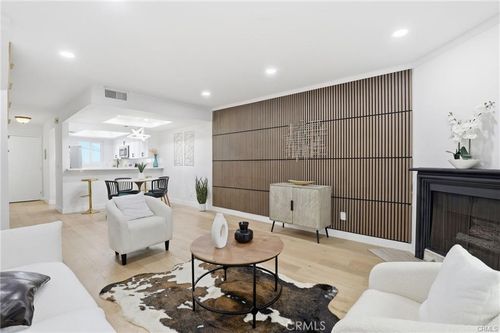 apt-104-11119 Camarillo St, North Hollywood, CA, 91602-1273 | Card Image