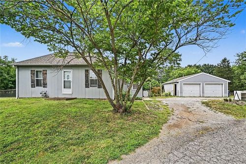 529 Liberty St, Smithville, MO, 64089-9234 | Card Image