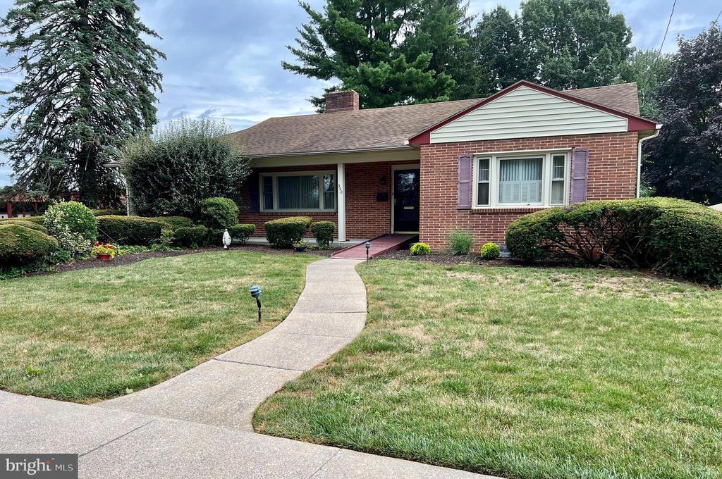 Locust St, Lebanon, PA 17042