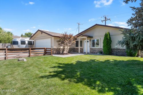 20306 Sierra Ave, Tehachapi, CA, 93561-8745 | Card Image