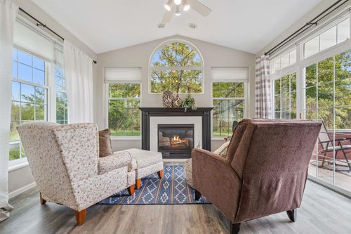 4980 Lucore Rd, Marion, IA, 52302-9194 | Card Image