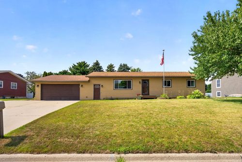 1028 W Elm St, Lake City, MN, 55041-2027 | Card Image