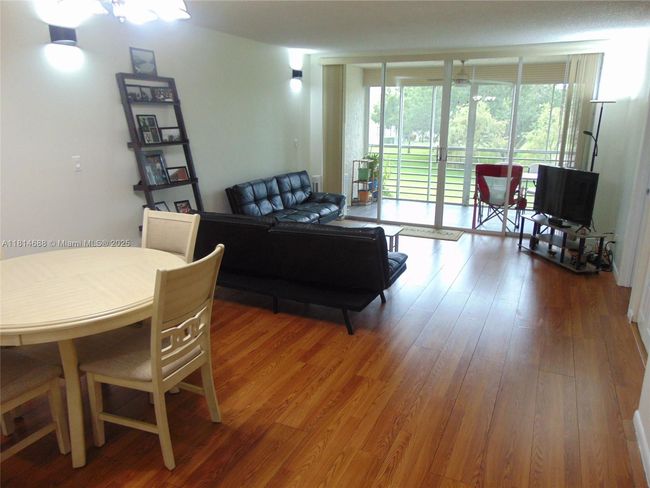 APT-205 - 1931 Sabal Palm Dr, Condo with 2 bedrooms, 2 bathrooms and null parking in Davie FL | Image 4