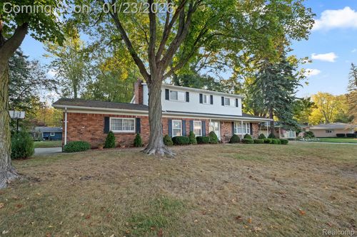 52580 Southdown Rd, Shelby Township, MI, 48316-3457 | Card Image