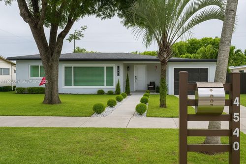 9540 Martinique Dr, Cutler Bay, FL, 33189-1732 | Card Image