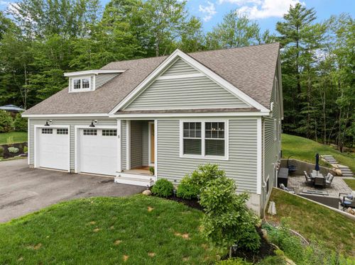 5 Hamilton Ct, Bow, NH, 03304-4802 | Card Image