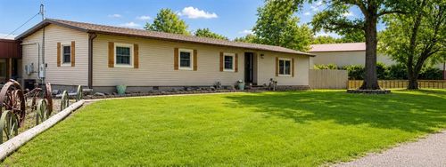 702 W Oak St, Weir, KS, 66781-4250 | Card Image