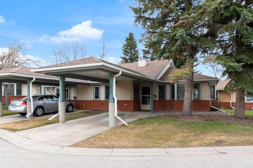 2831 Dovely Park Se, Calgary, AB, T2B3G3 | Card Image