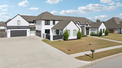 6685 E 128th St S, Bixby, OK, 74008-2662 | Card Image