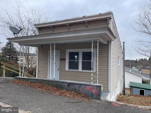 117 Chestnut St, SAINT CLAIR, PA, 17970-1131 | Card Image