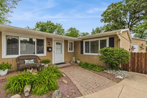 18564 W Judy Dr, Gurnee, IL, 60031-1323 | Card Image