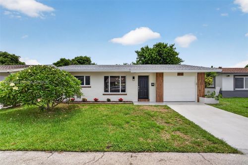 5711 Nw 48th Ter, Tamarac, FL, 33319-2805 | Card Image