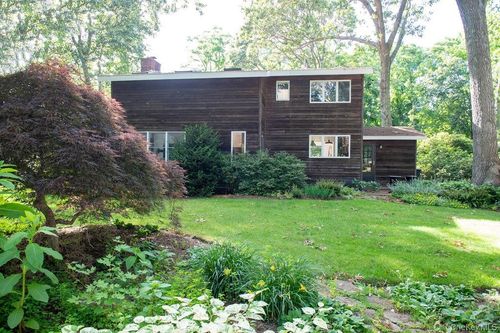 1045 Wagon Wheel Ln, Cutchogue, NY, 11935-1900 | Card Image
