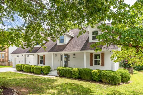 8520 Horseshoe Bend Ln, Ooltewah, TN, 37363-8635 | Card Image