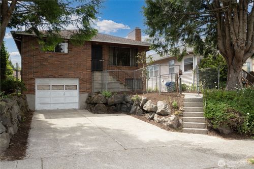 2715 22nd Avenue S, Seattle, WA, 98144 | Card Image