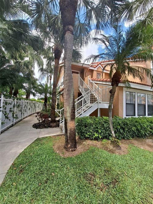 221-15581 Sw 104th Ter, Miami, FL, 33196-3528 | Card Image